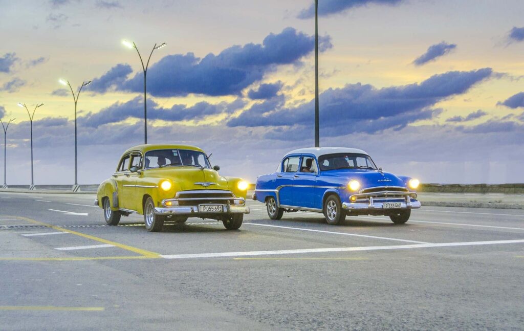 Cuba auto storiche al tramonto